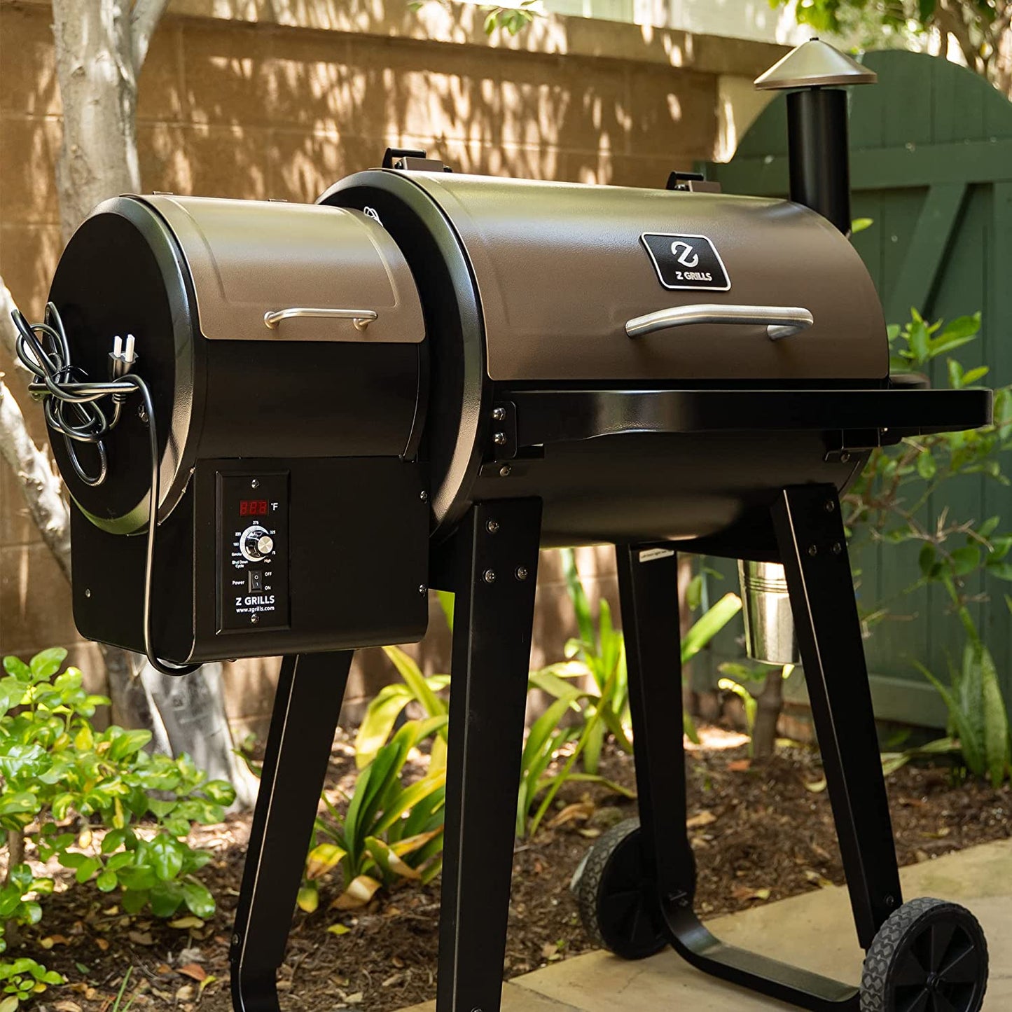 Z GRILLS Wood Pellet Grill and Smoker Ourdoor with Bluetooth Wireless Meat Thermometer and Update Pid Controller 8-in-1 Outdoor Smoker  ZPG-450APro